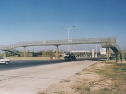 69- puente peatonal camino del buen ayre